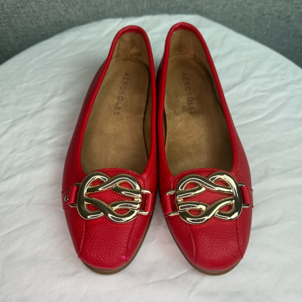 Aerosoles Big Bet Women's Red Loafers Ballet Flats Gold‎ Buckle Size 6.5